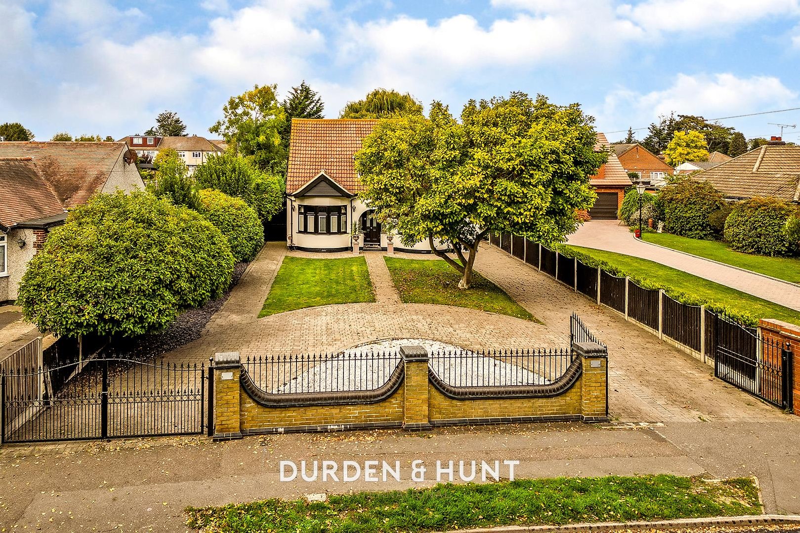 4 bedroom House (unspecified) For Sale