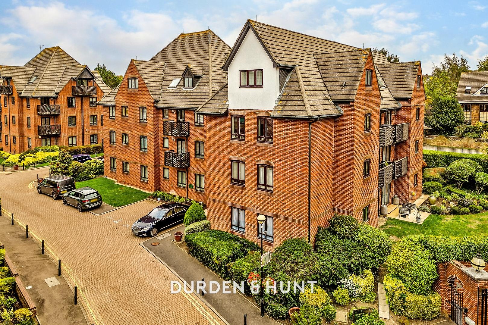 3 bedroom Apartment To Let