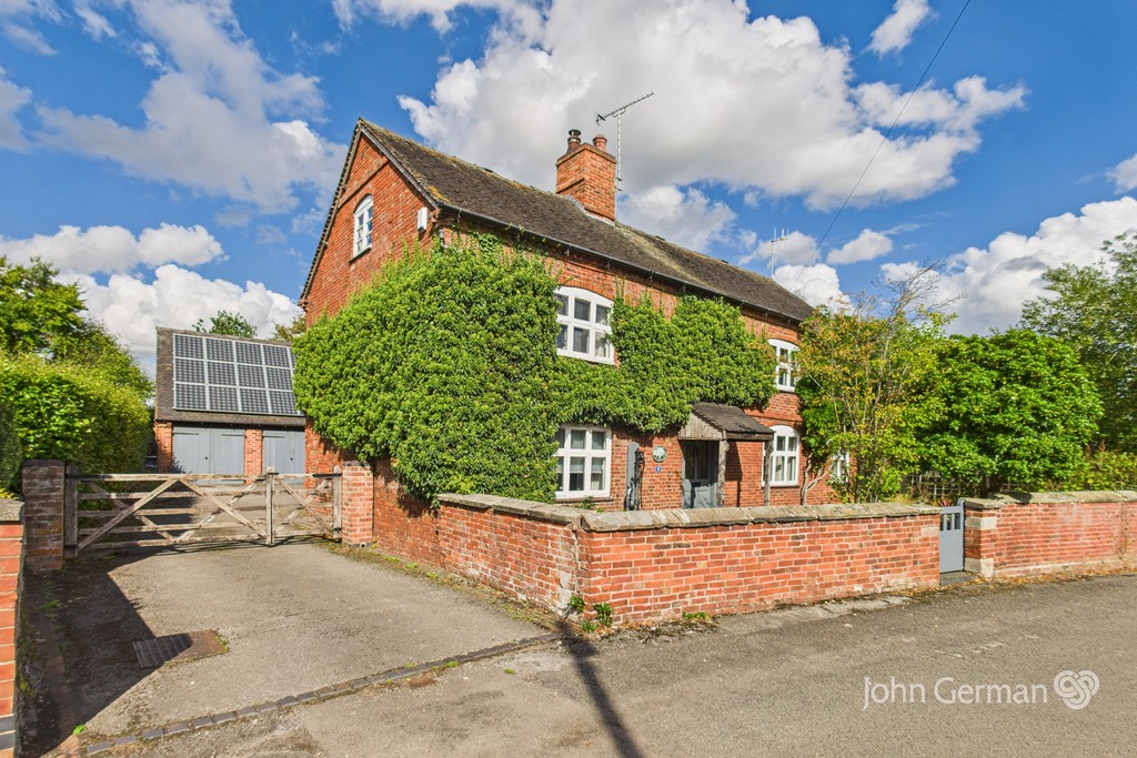 4 bedroom Cottage For Sale