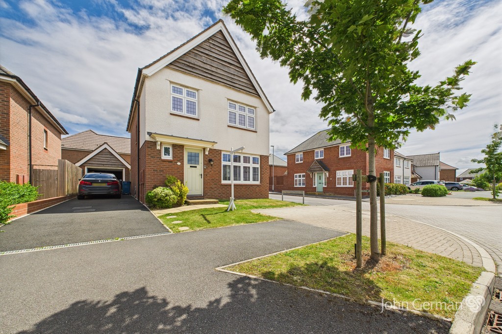3 bedroom Detached house For Sale