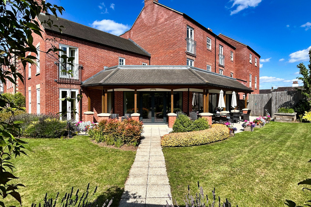 1 bedroom Apartment For Sale