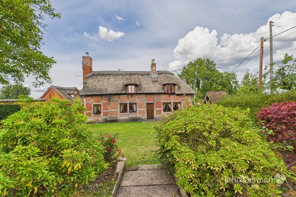 3 bedroom Cottage For Sale