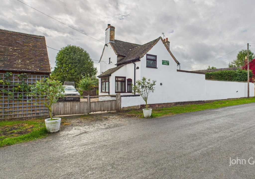 2 bedroom Cottage For Sale