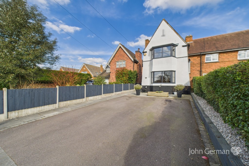 4 bedroom Property For Sale