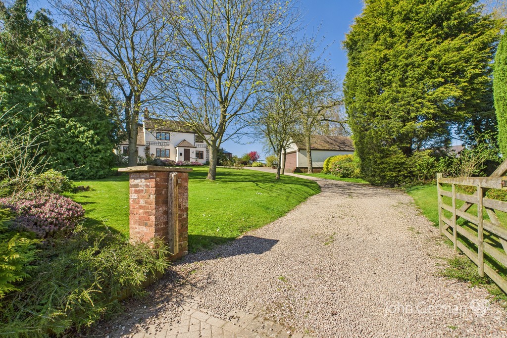 3 bedroom Detached house For Sale