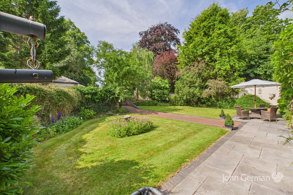 3 bedroom Property For Sale