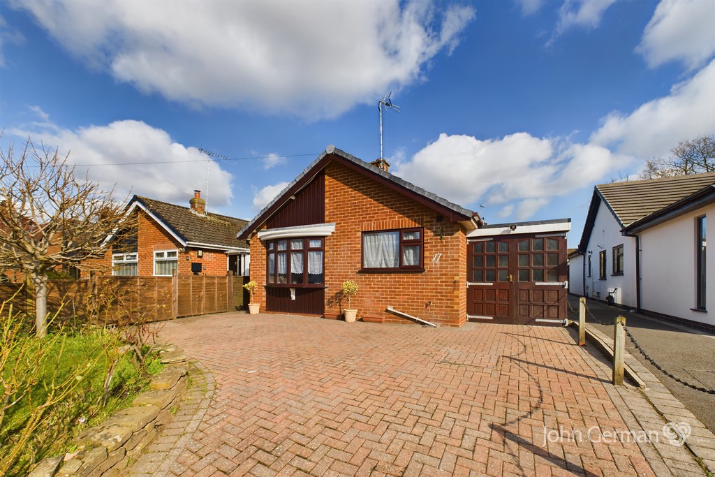 2 bedroom Detached house For Sale