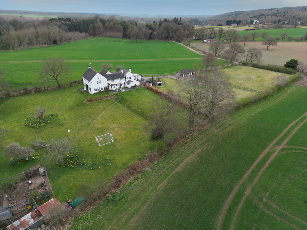 6 bedroom Detached house For Sale