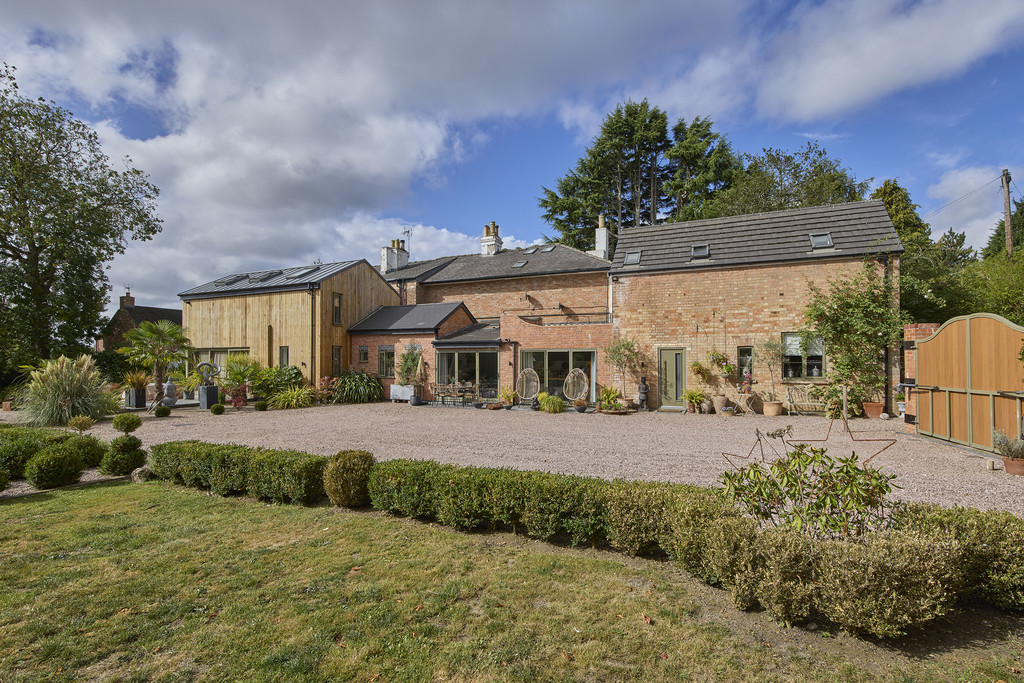 4 bedroom  For Sale