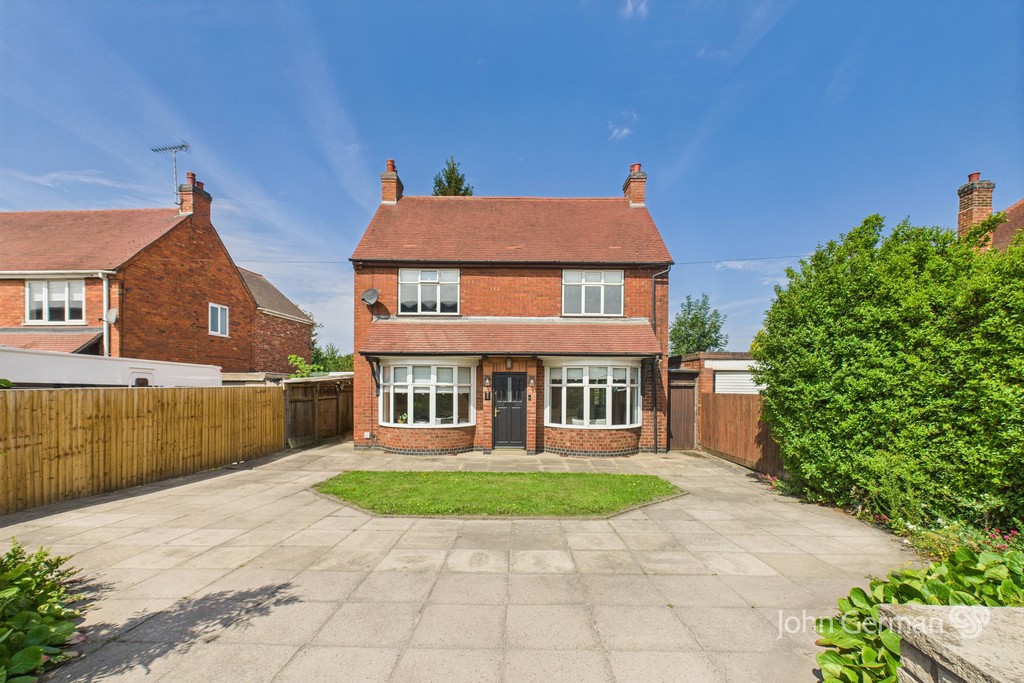 2 bedroom Detached house For Sale