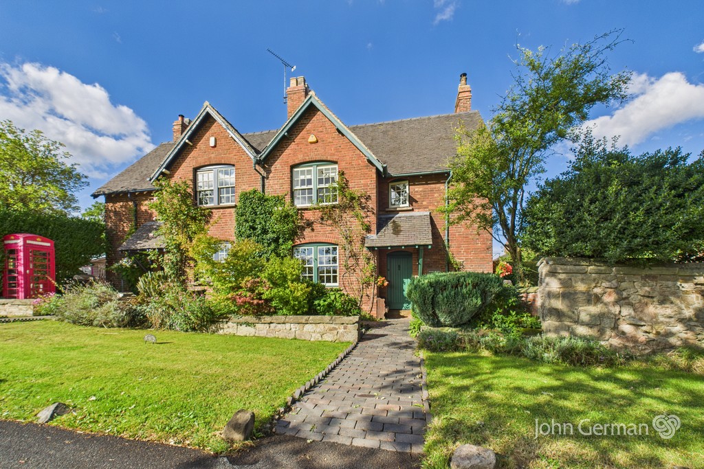 3 bedroom Cottage For Sale