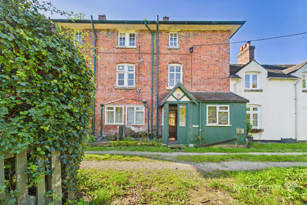 4 bedroom Cottage For Sale