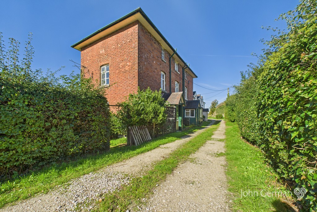 4 bedroom Property For Sale
