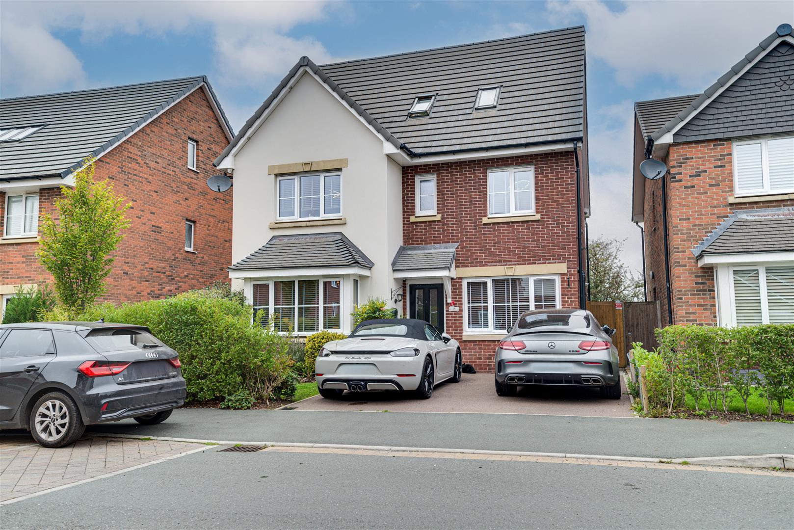 6 bedroom Detached house For Sale