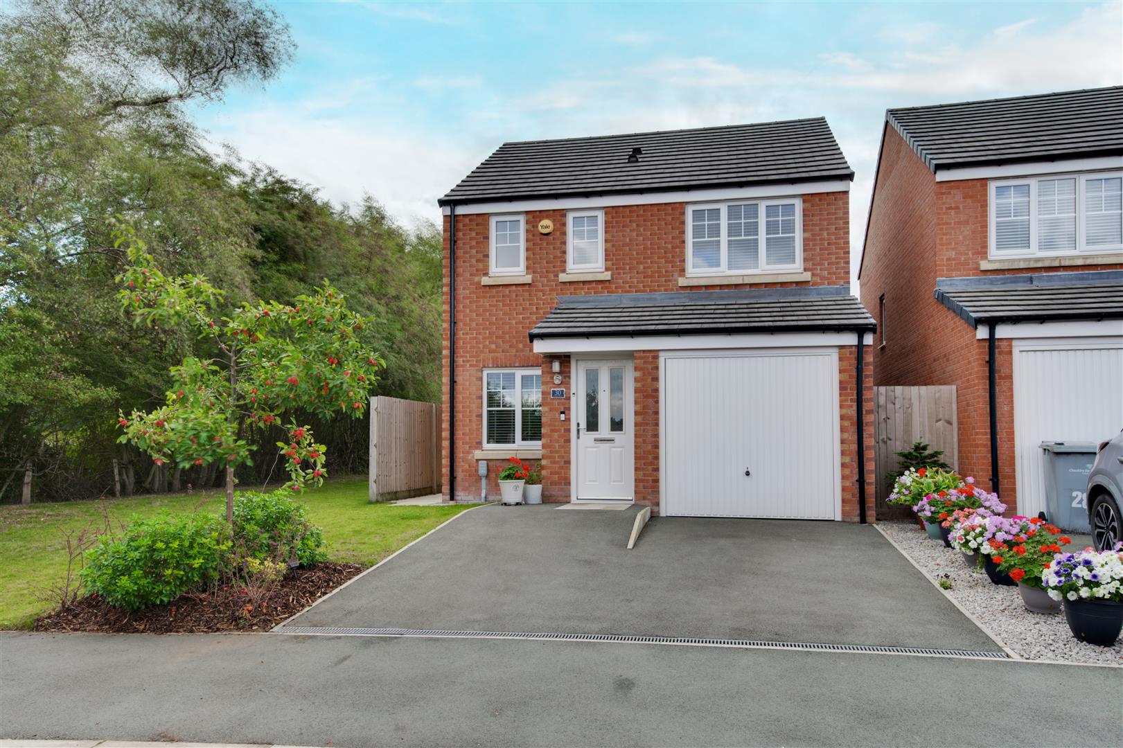 3 bedroom Detached house For Sale