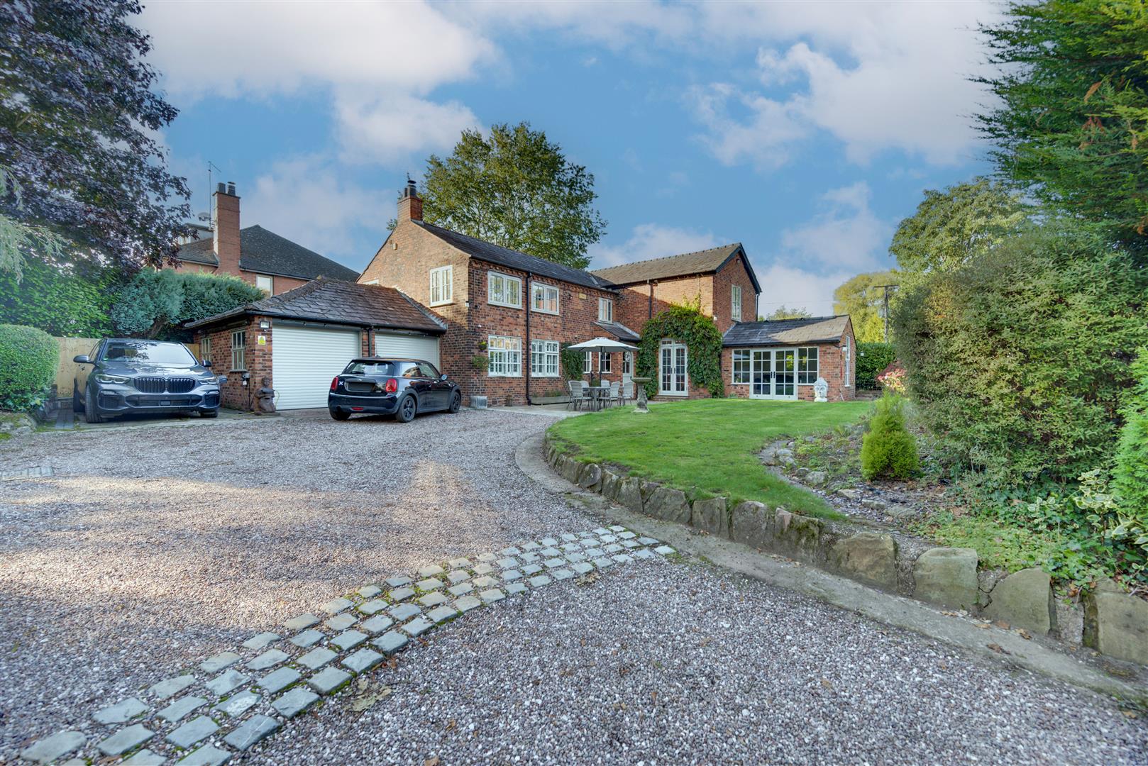 4 bedroom House (unspecified) For Sale