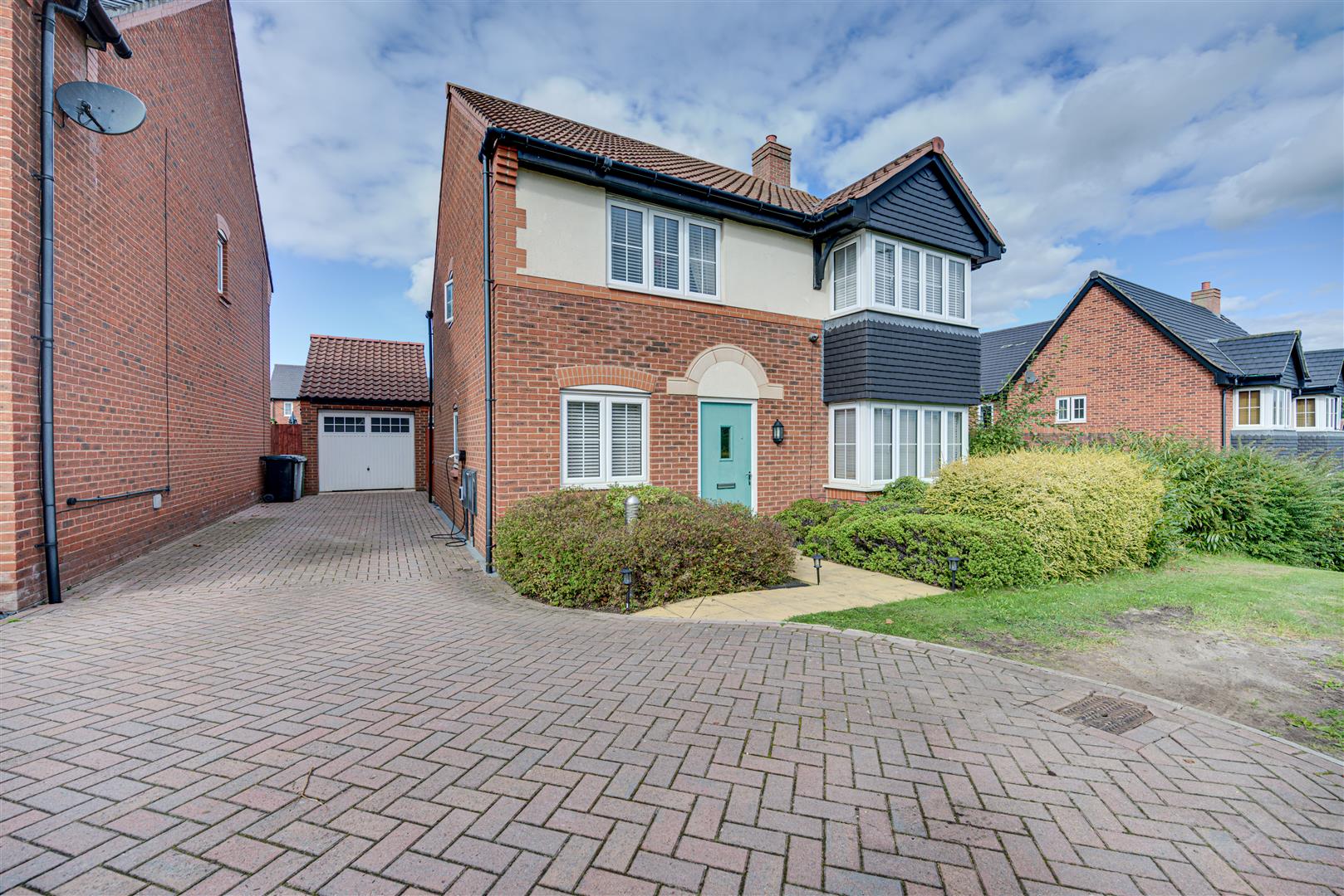 4 bedroom Detached house For Sale