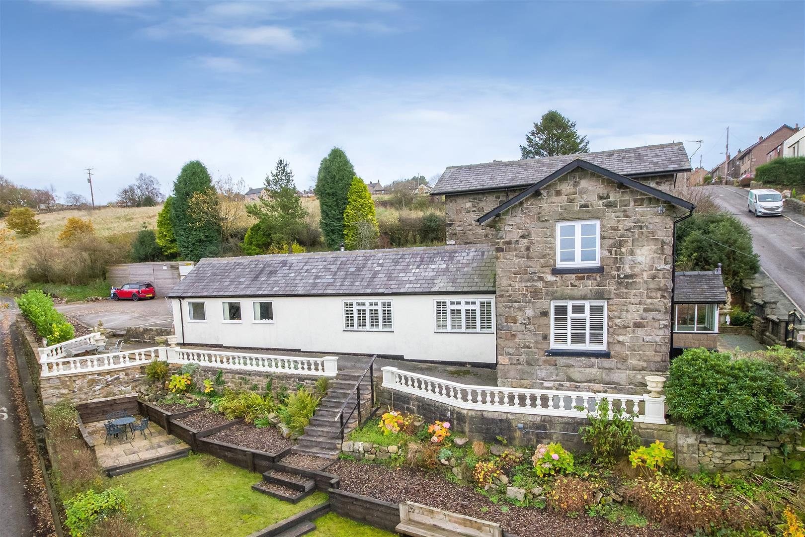 5 bedroom House (unspecified) For Sale