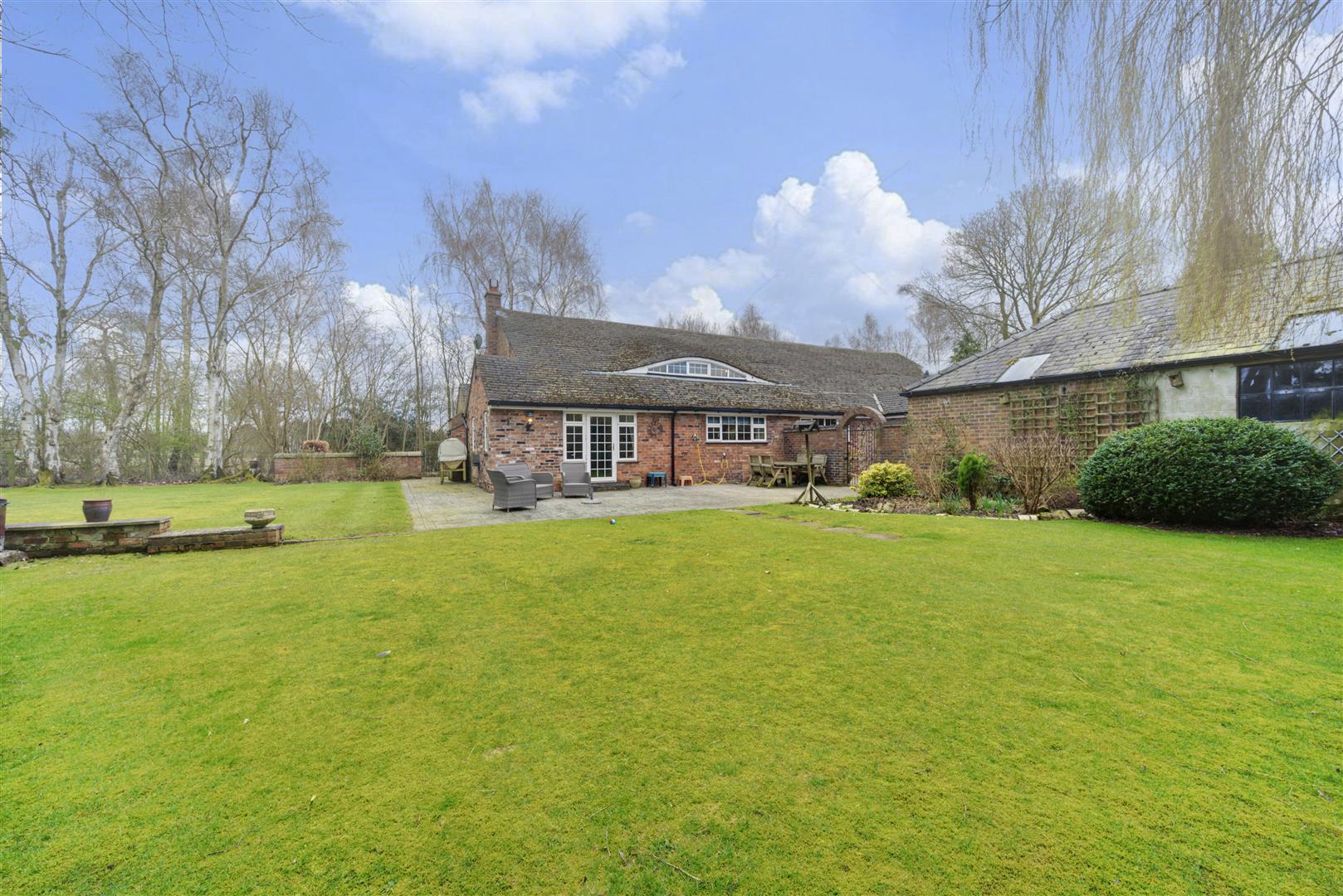 5 bedroom House (unspecified) For Sale