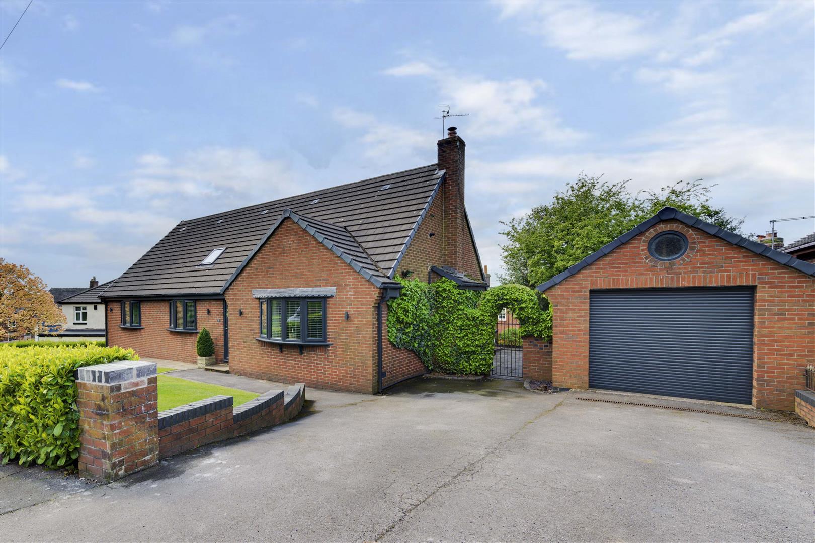 4 bedroom Bungalow For Sale