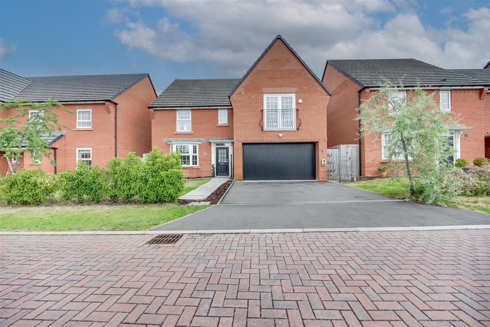 4 bedroom Land (Residential) For Sale