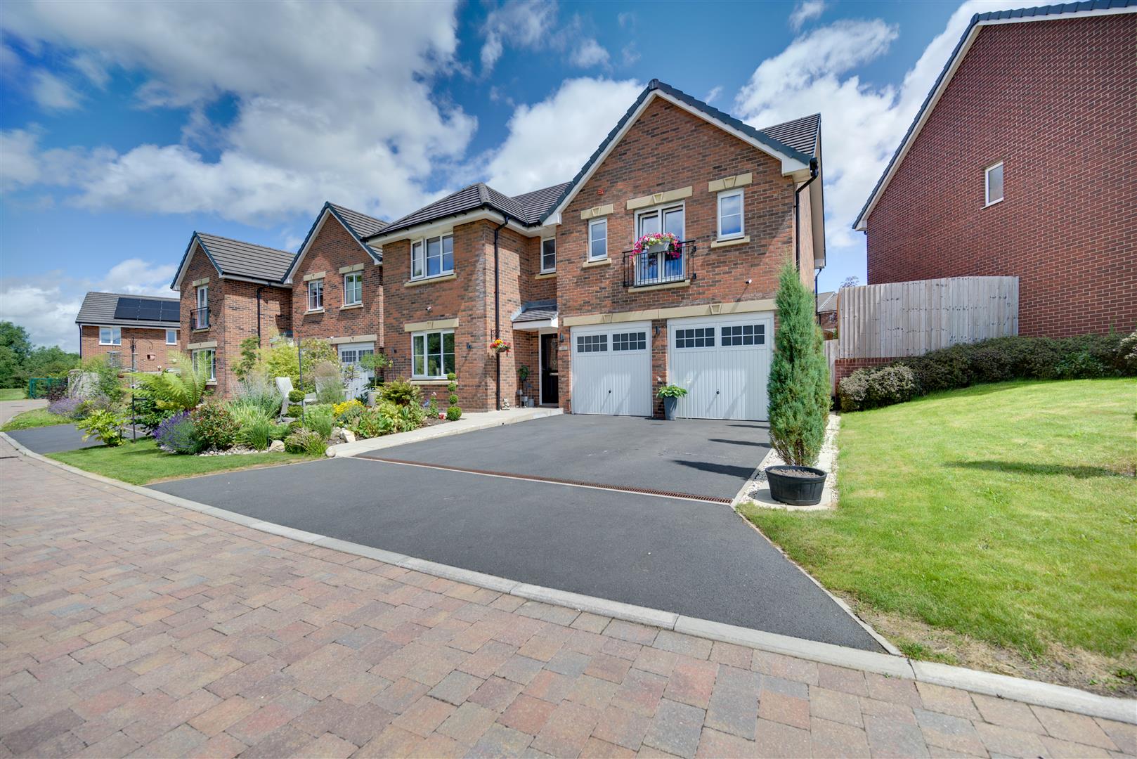 5 bedroom House (unspecified) For Sale