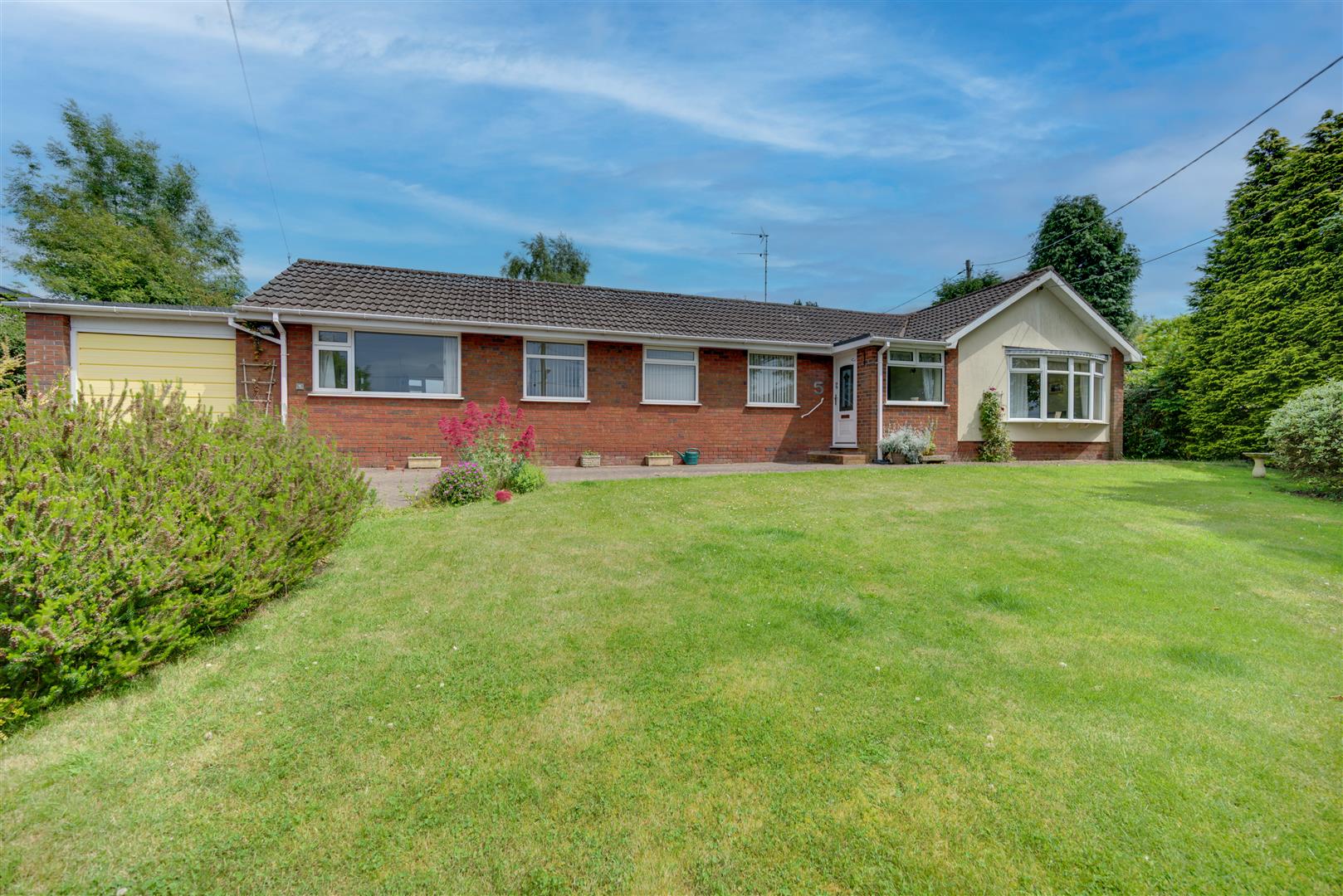  Detached bungalow For Sale