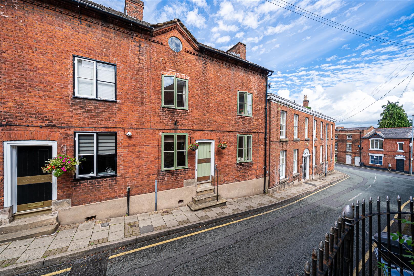 2 bedroom House (unspecified) For Sale