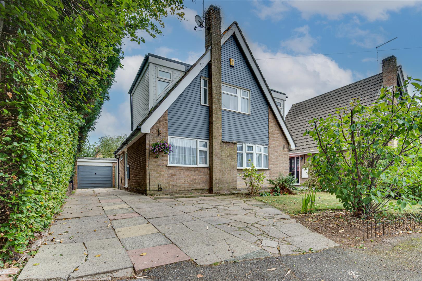 3 bedroom Detached house To Let