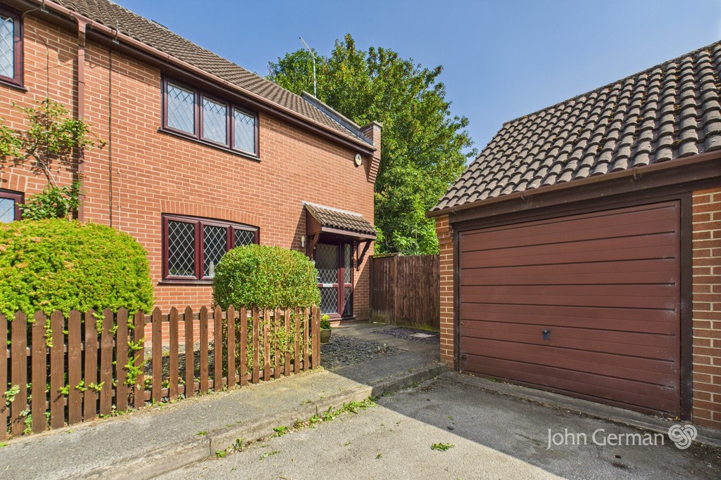 2 bedroom Property For Sale