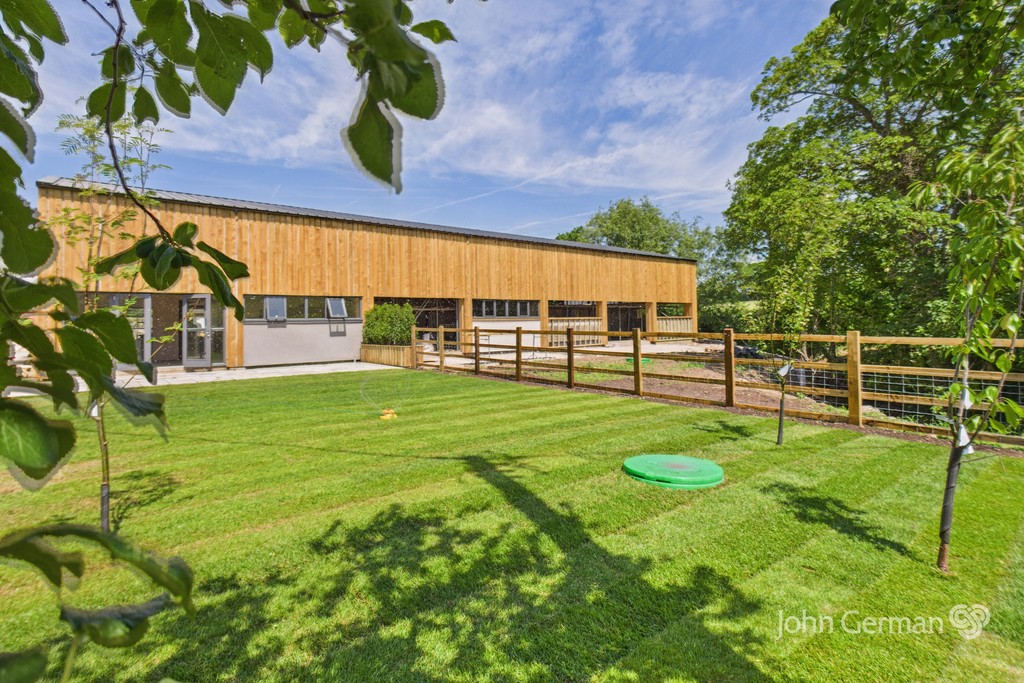 3 bedroom Barn For Sale