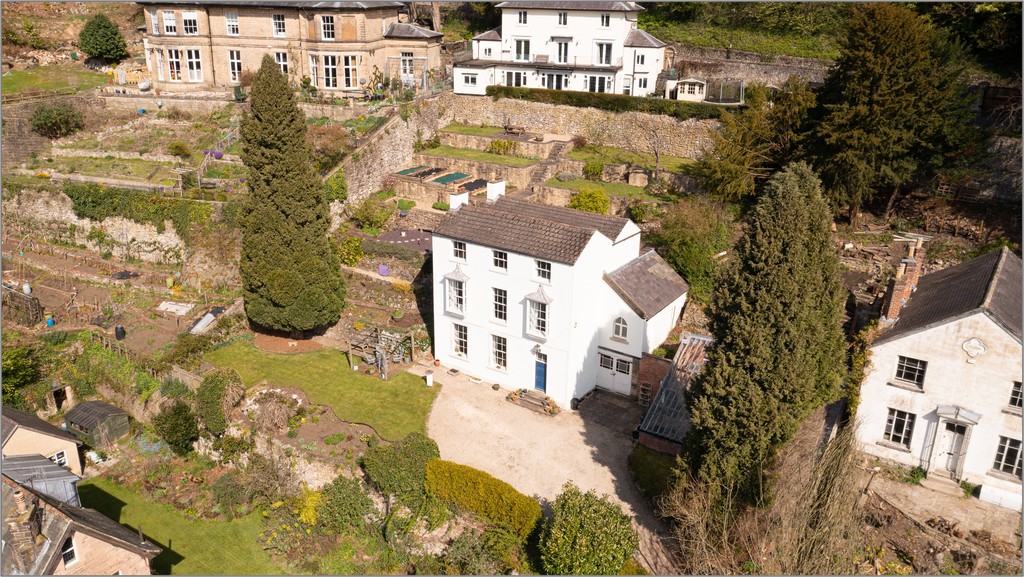 5 bedroom  For Sale
