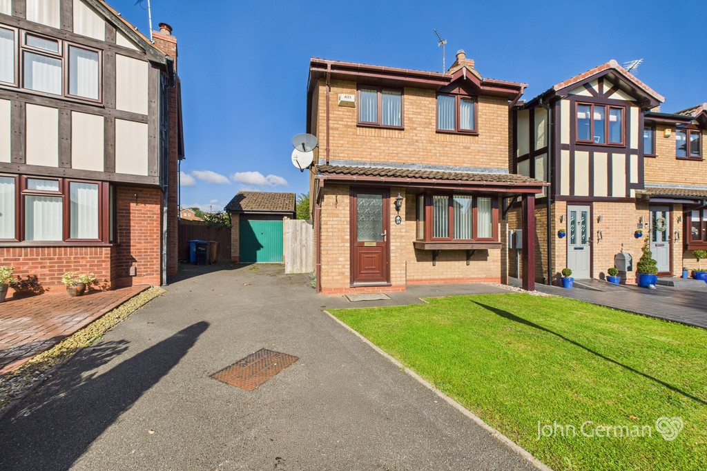 3 bedroom Detached house For Sale