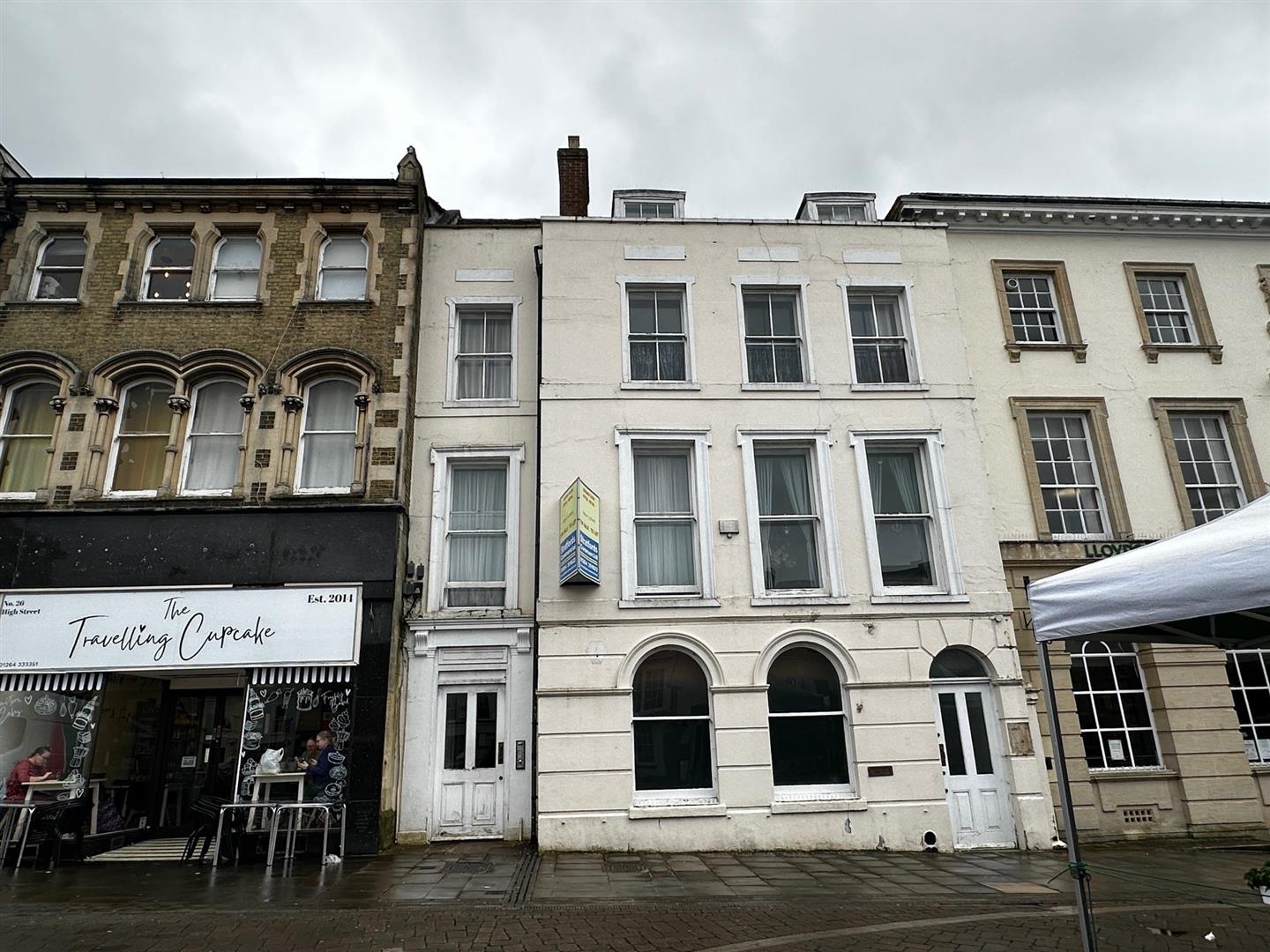 2 bedroom Flat To Let