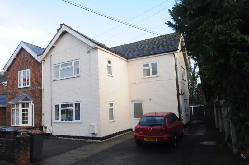  Studio flat To Let