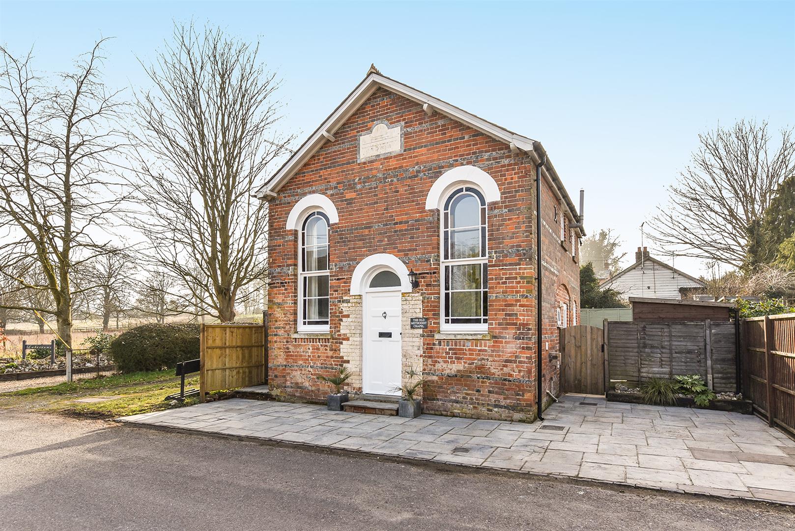 1 bedroom Cottage For Sale