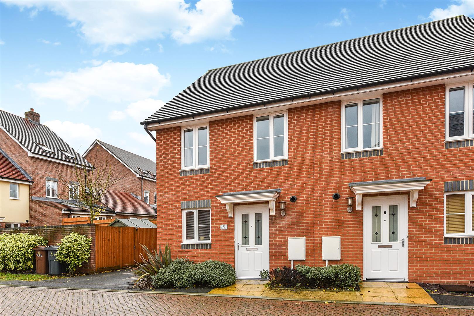 2 bedroom Semi-detached house For Sale