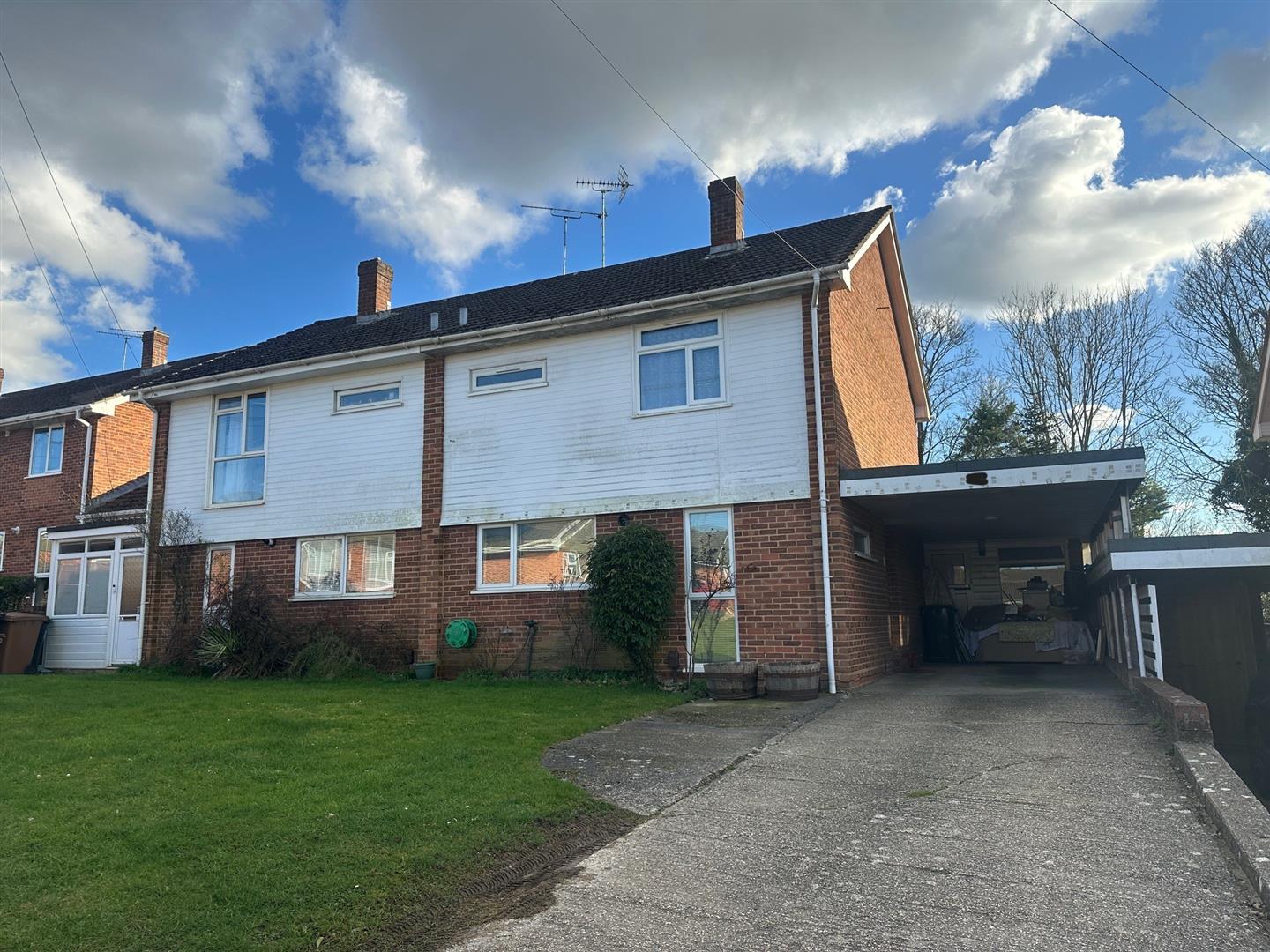 3 bedroom Semi-detached house To Let
