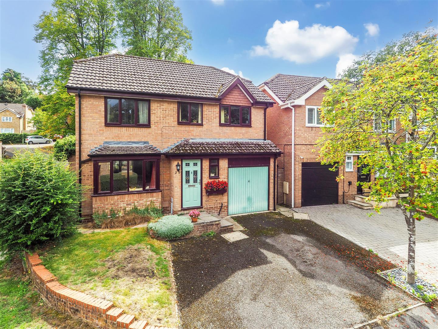 4 bedroom Detached house Under Offer
