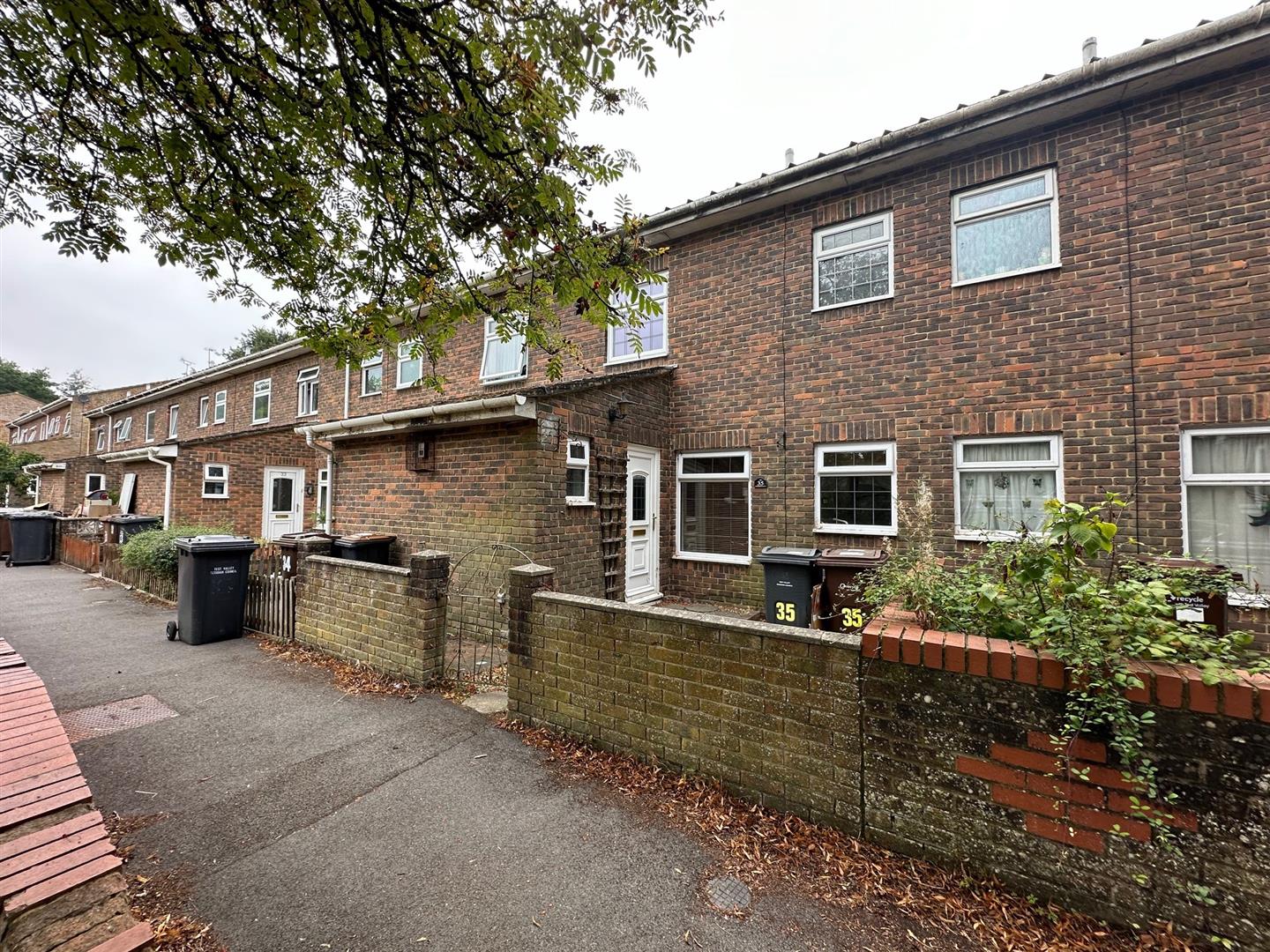 3 bedroom Terraced House To Let