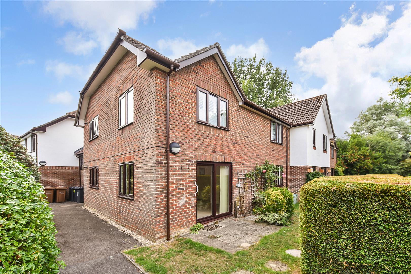 2 bedroom House (unspecified) For Sale
