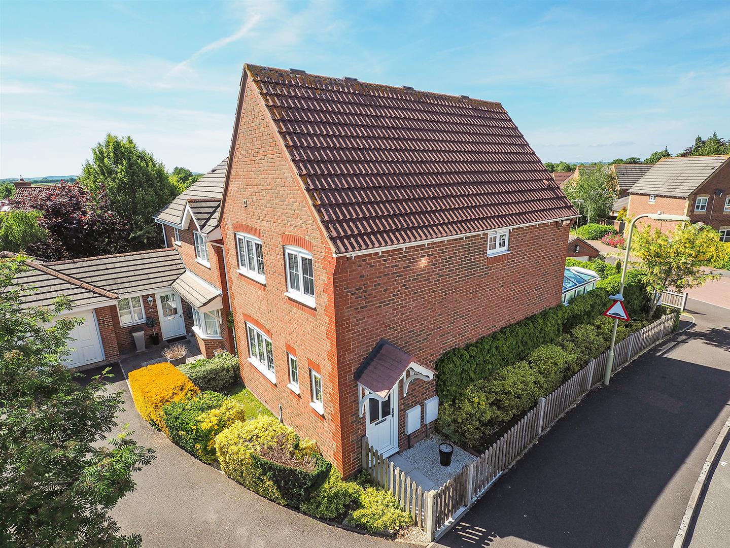 3 bedroom Detached house For Sale