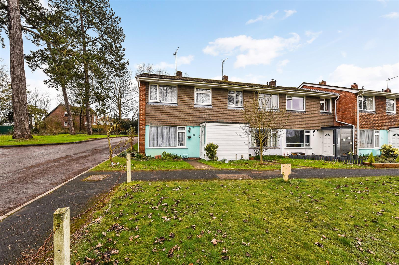 3 bedroom End of terrace house For Sale
