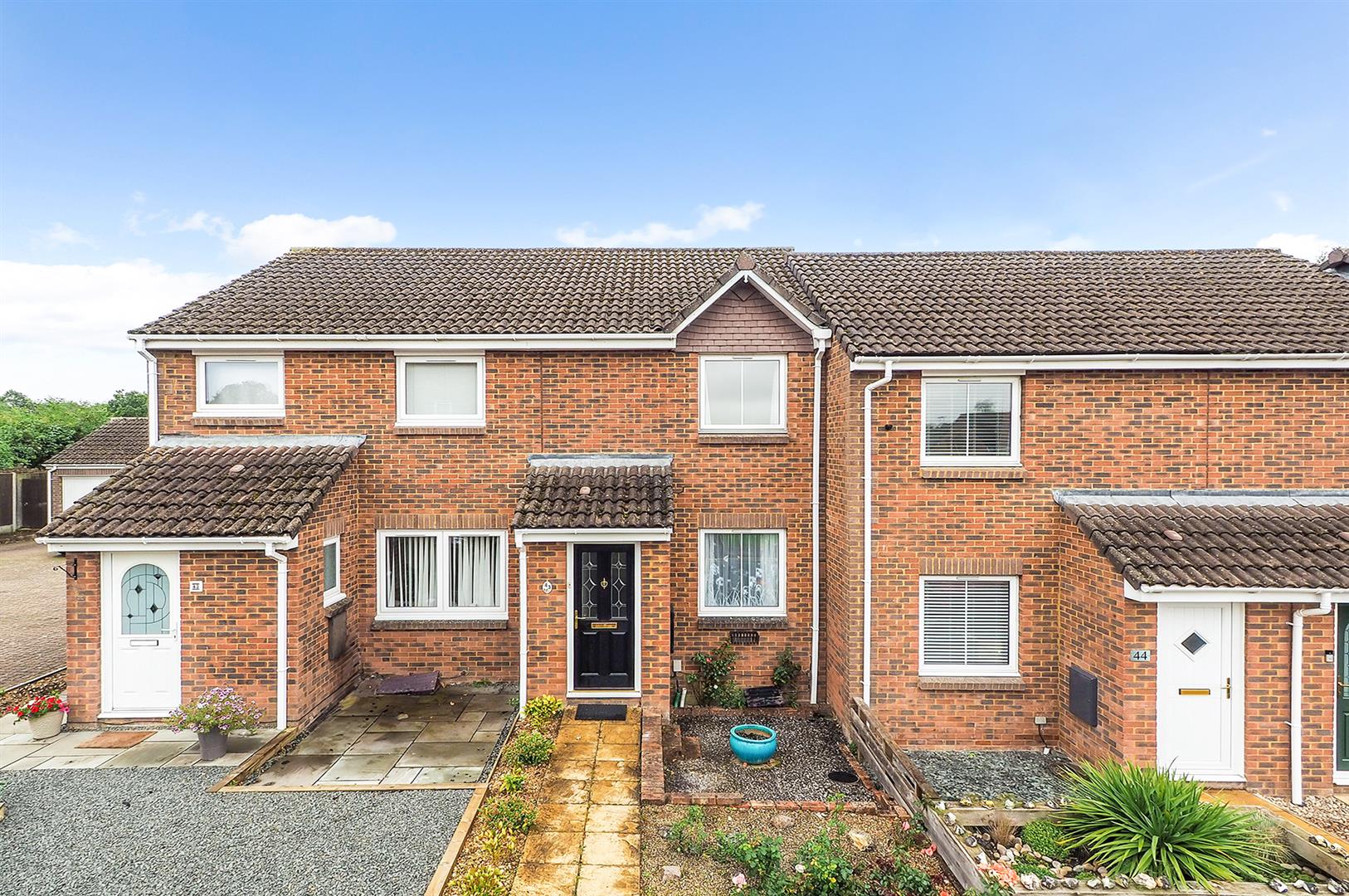 2 bedroom House (unspecified) Under Offer
