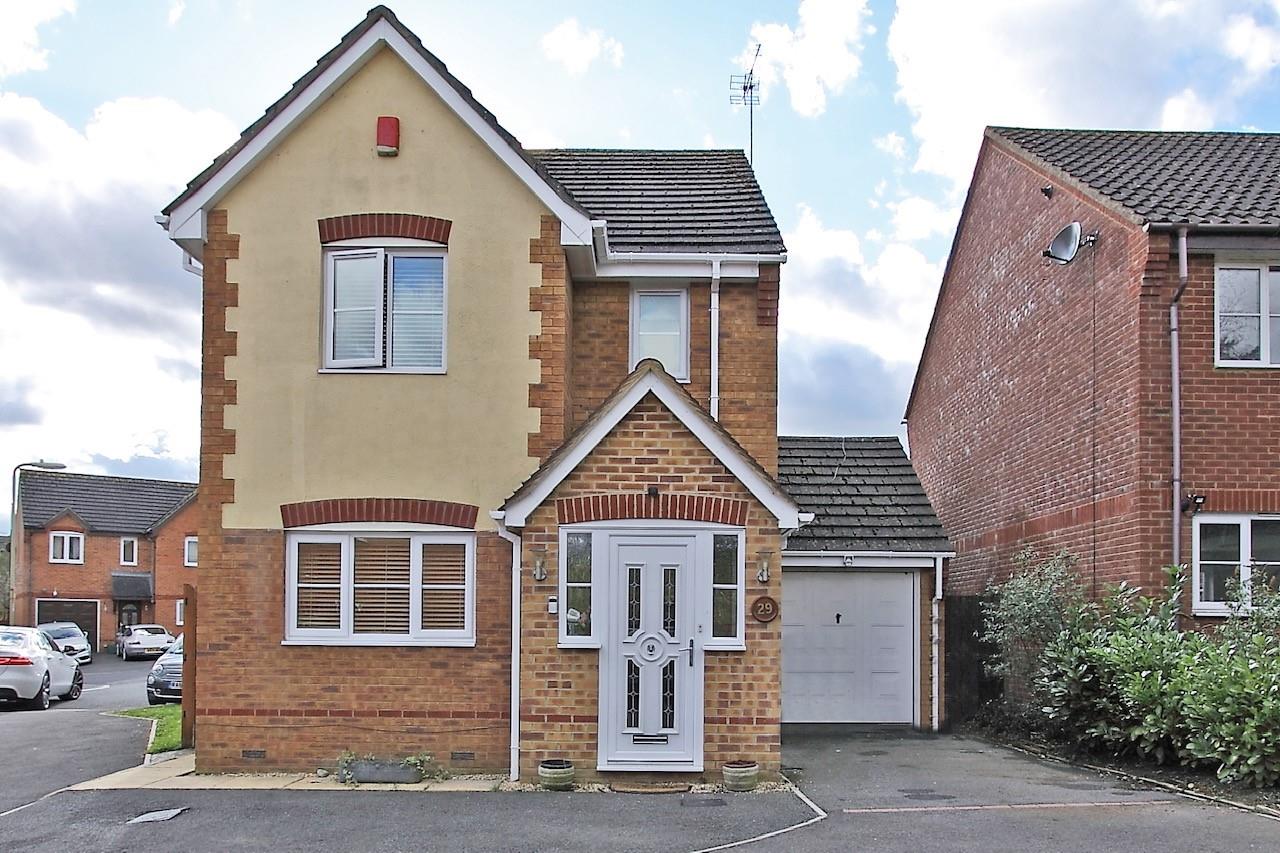 3 bedroom Detached house For Sale