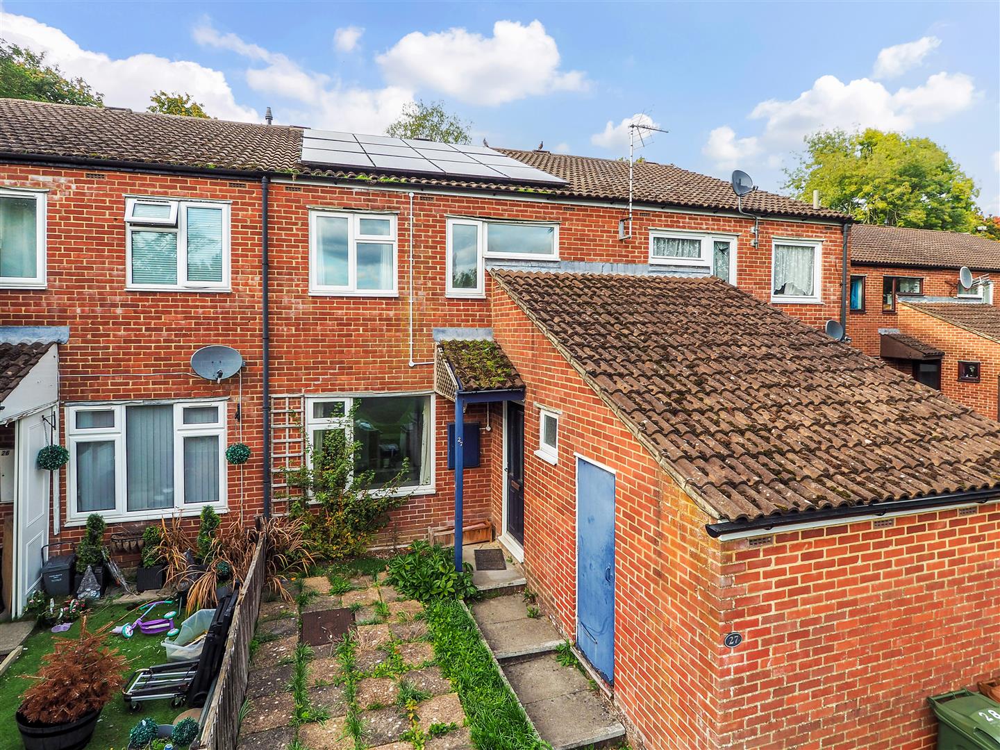 3 bedroom House (unspecified) Under Offer