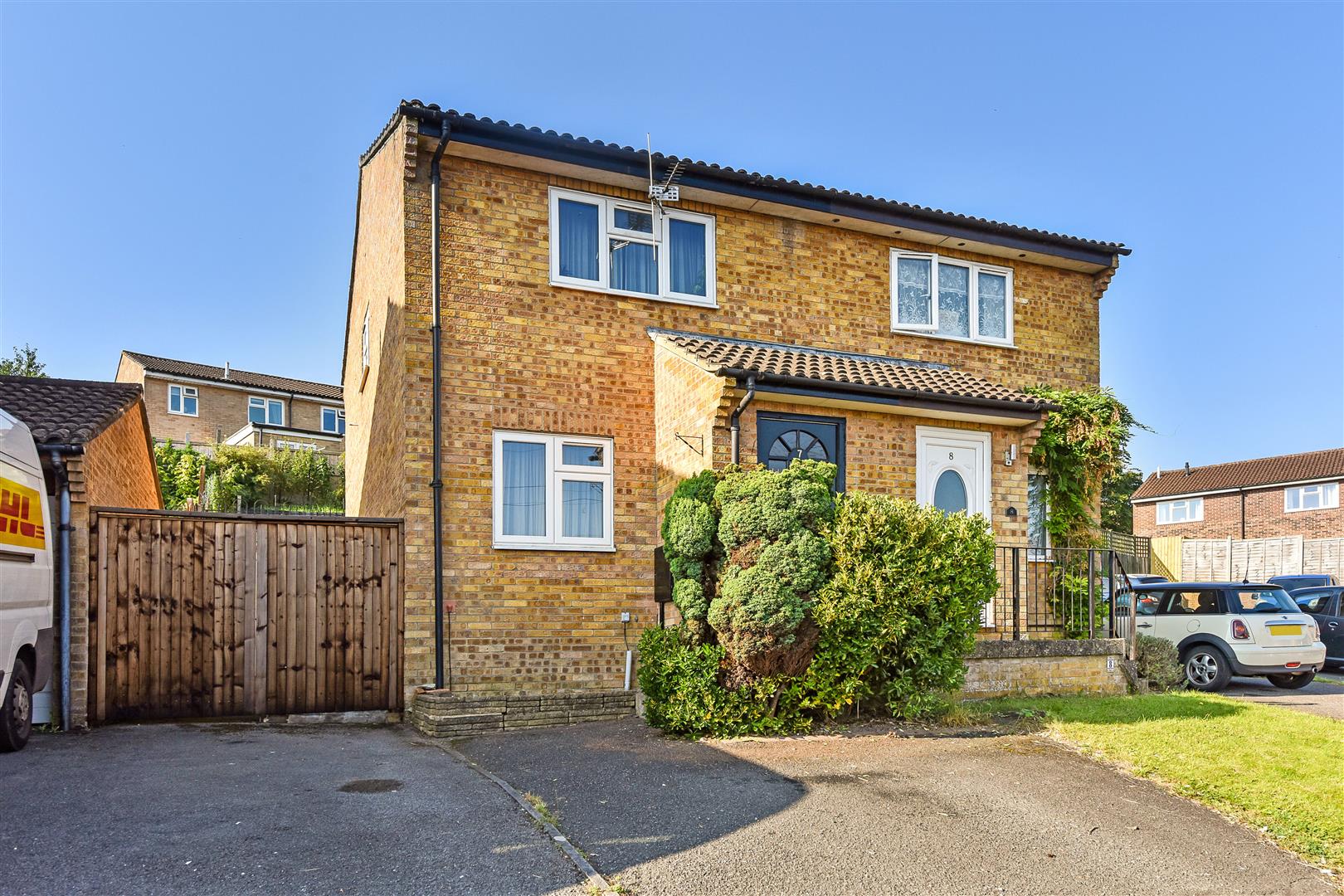 2 bedroom Semi-detached house For Sale