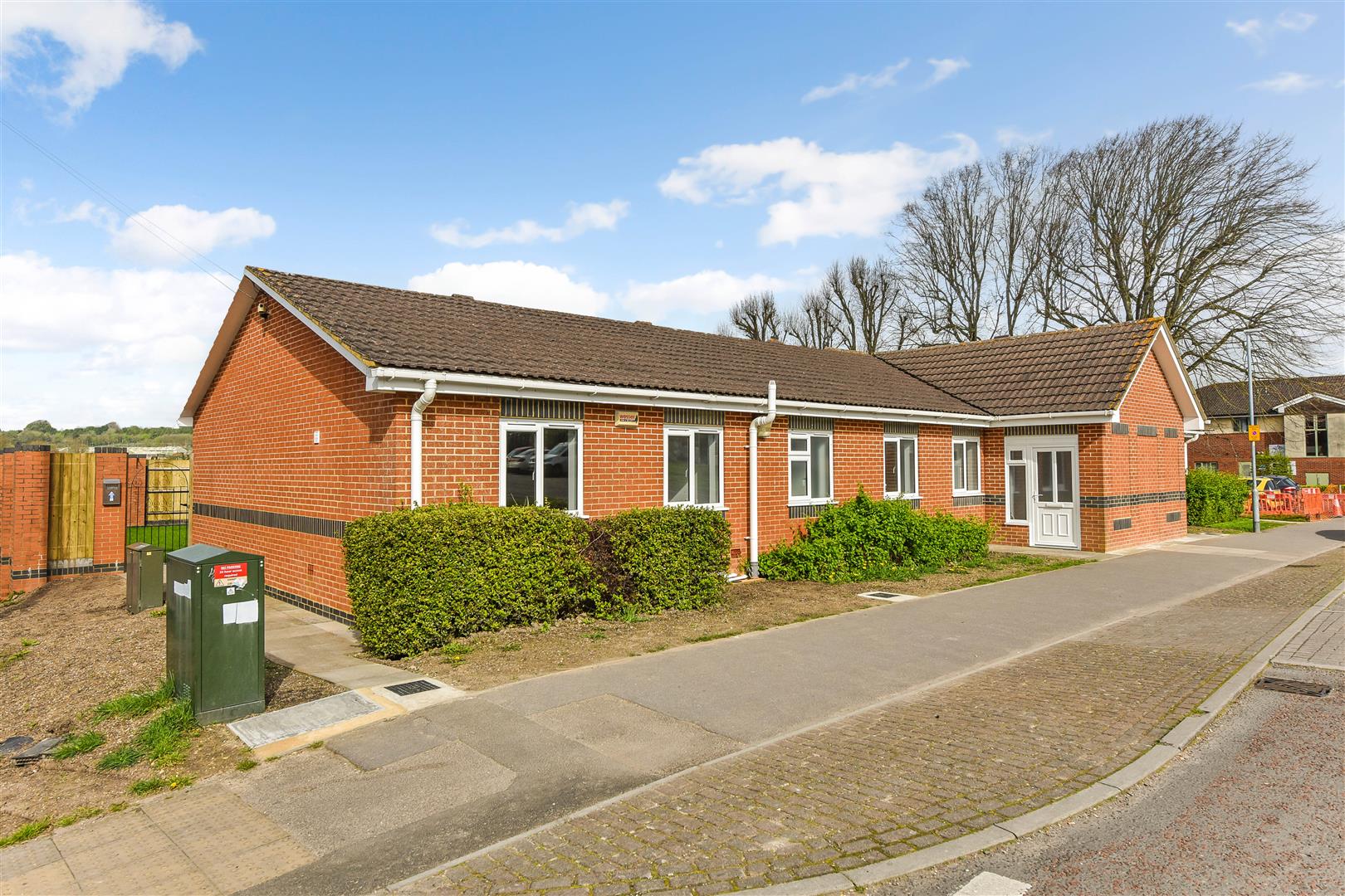 3 bedroom Detached bungalow For Sale