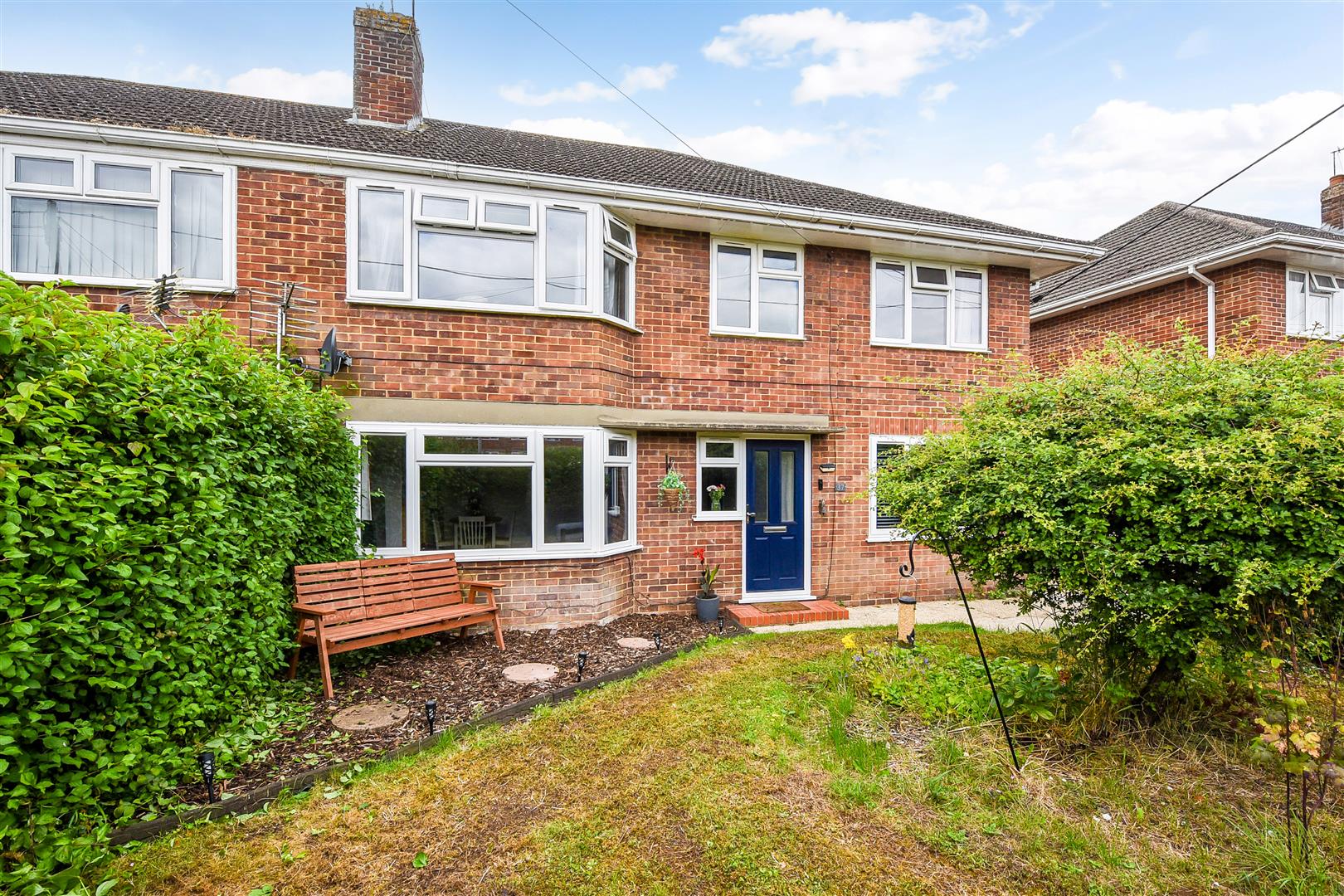 2 bedroom Flat To Let
