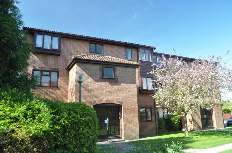 1 bedroom Flat To Let